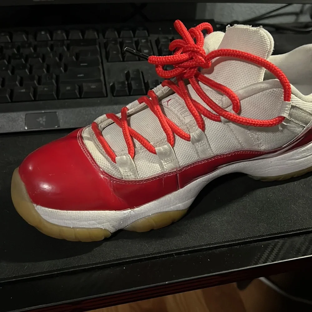 Jordan 11 Cherry Low (2015) - Picture 6 of 10
